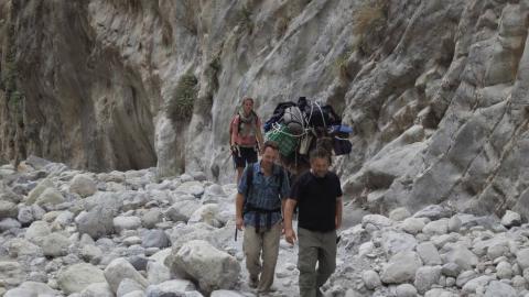  Un kilomètre à pied... La Crète des criques et des gorges