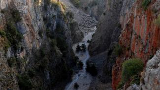  Un kilomètre à pied... La Crète des criques et des gorges