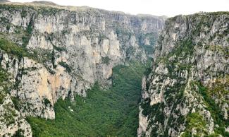 "Mega lakkos" in Vikos Aoos Geopark